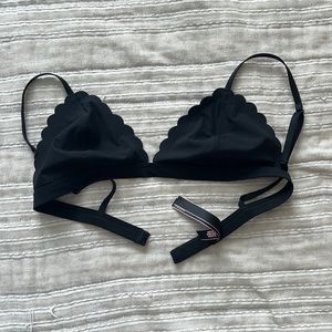 NWOT VS scalloped bralette